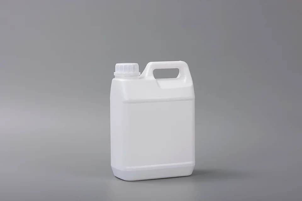 2 L HDPE Jerrycan, model 2L-02